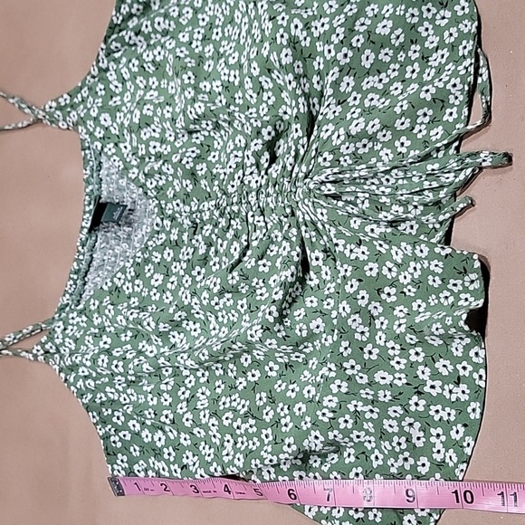 Wild Fable Size L Green Floral Cinch Front Crop Halter Top, Exc. Used Condition - Picture 8 of 12